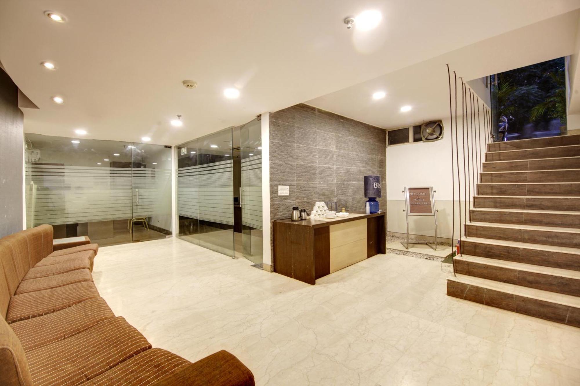 Hotel Good Times Near Ganga Ram Hospital And Karol Bagh Metro Dillí Exteriér fotografie
