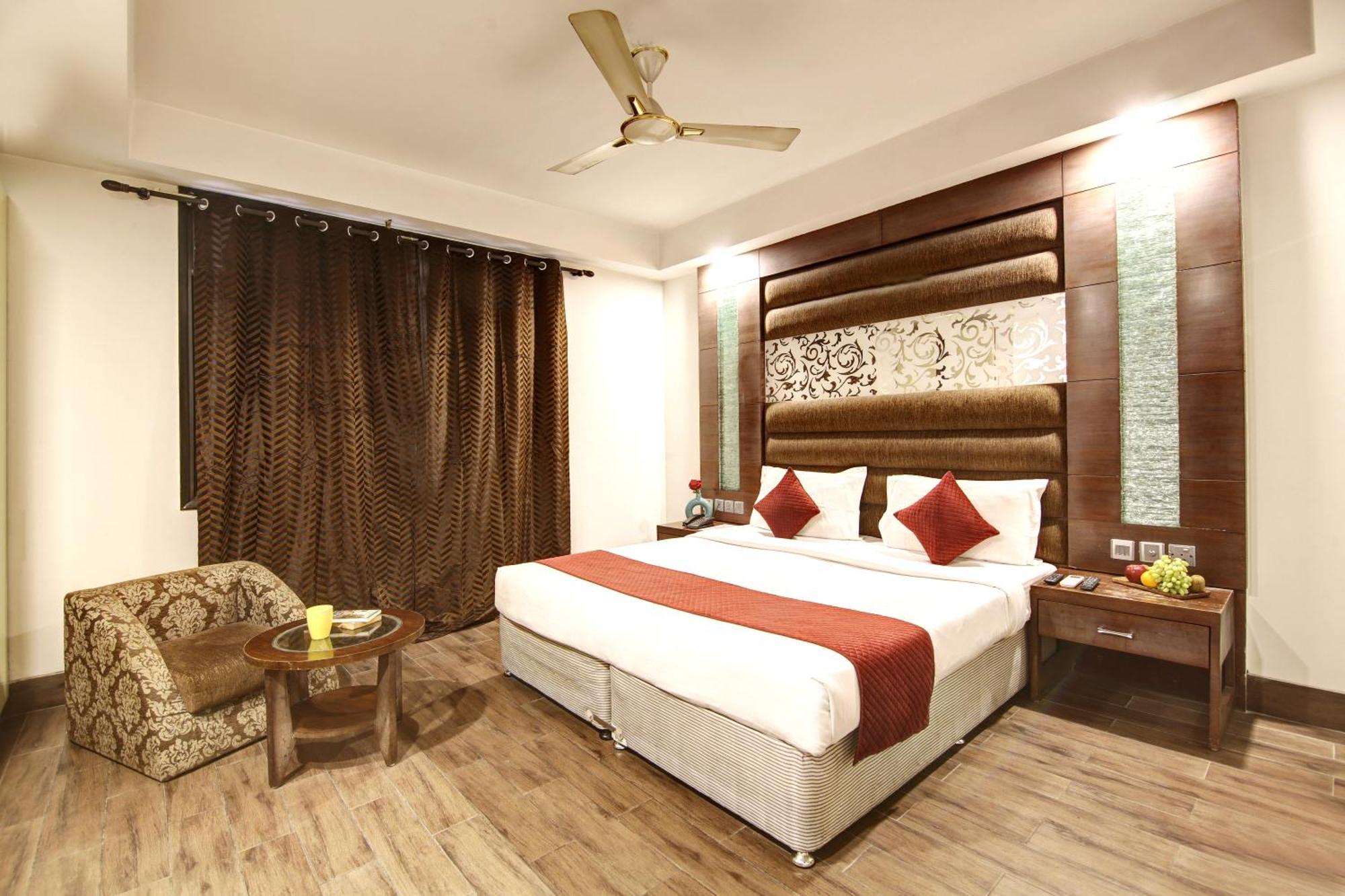 Hotel Good Times Near Ganga Ram Hospital And Karol Bagh Metro Dillí Exteriér fotografie