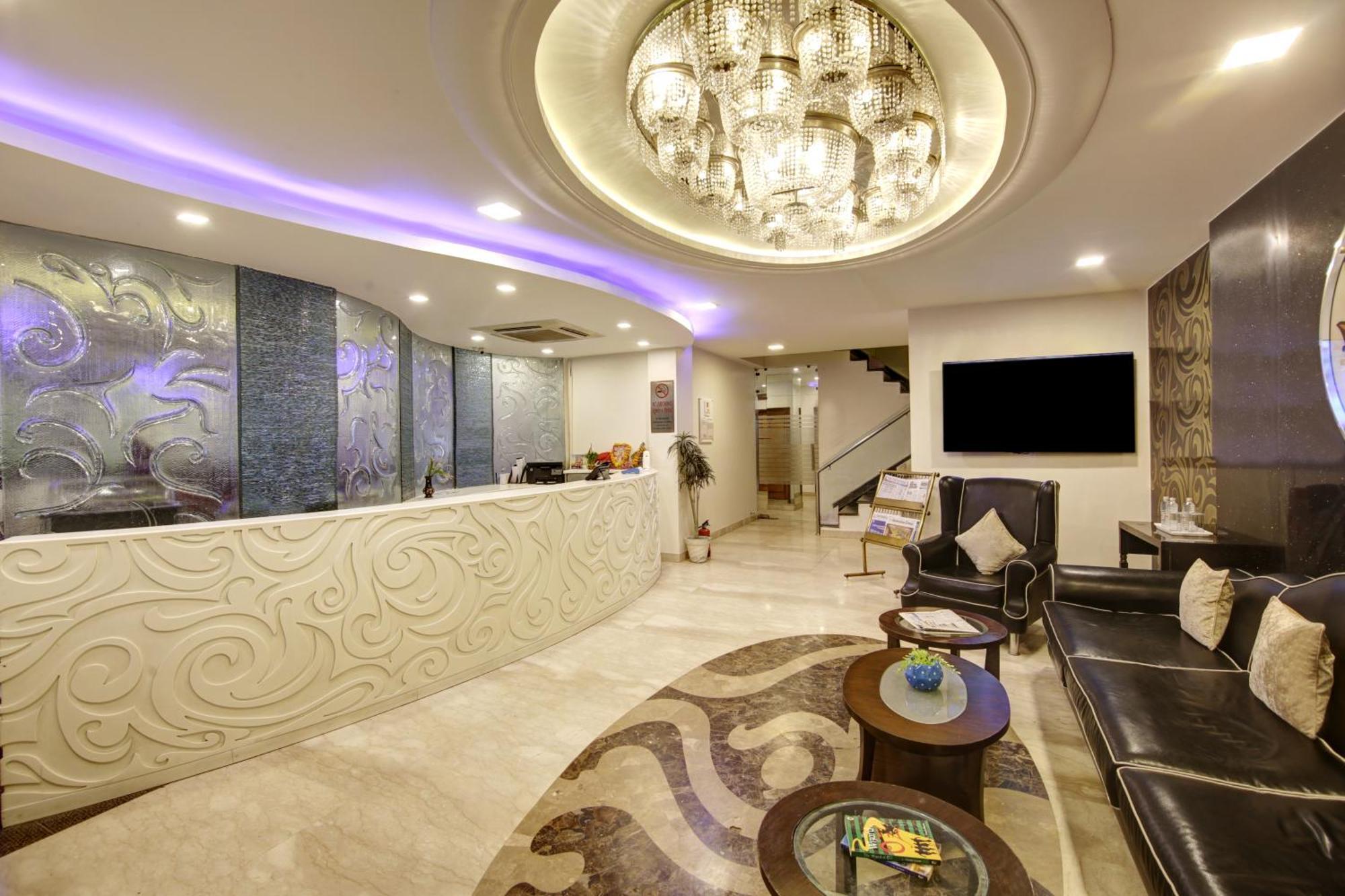 Hotel Good Times Near Ganga Ram Hospital And Karol Bagh Metro Dillí Exteriér fotografie