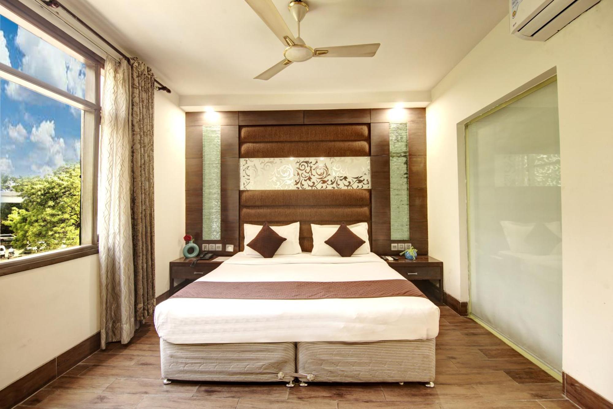 Hotel Good Times Near Ganga Ram Hospital And Karol Bagh Metro Dillí Exteriér fotografie