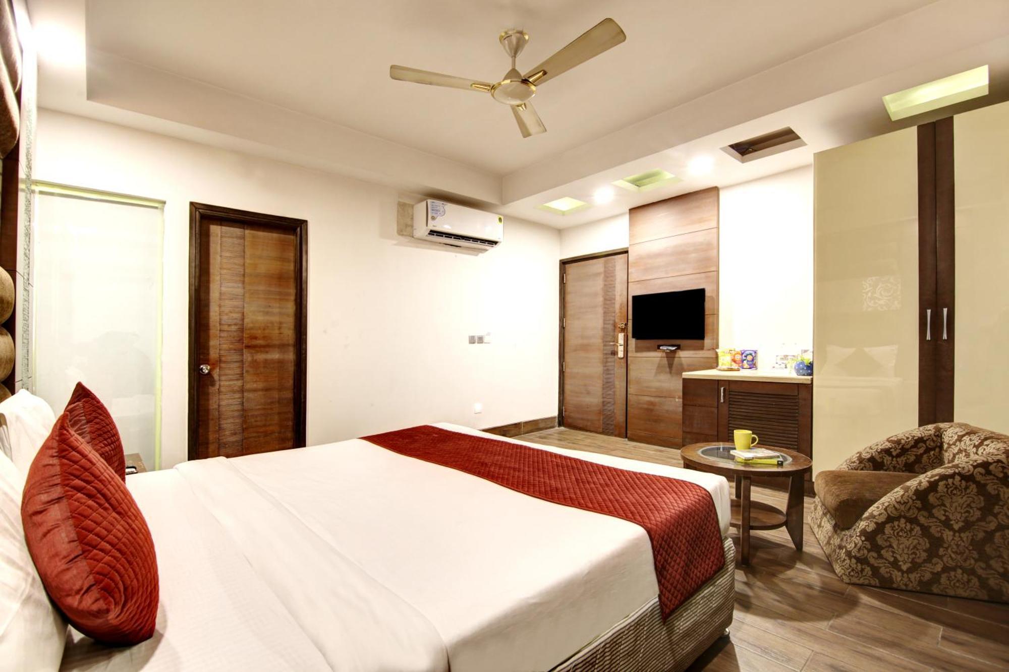 Hotel Good Times Near Ganga Ram Hospital And Karol Bagh Metro Dillí Exteriér fotografie