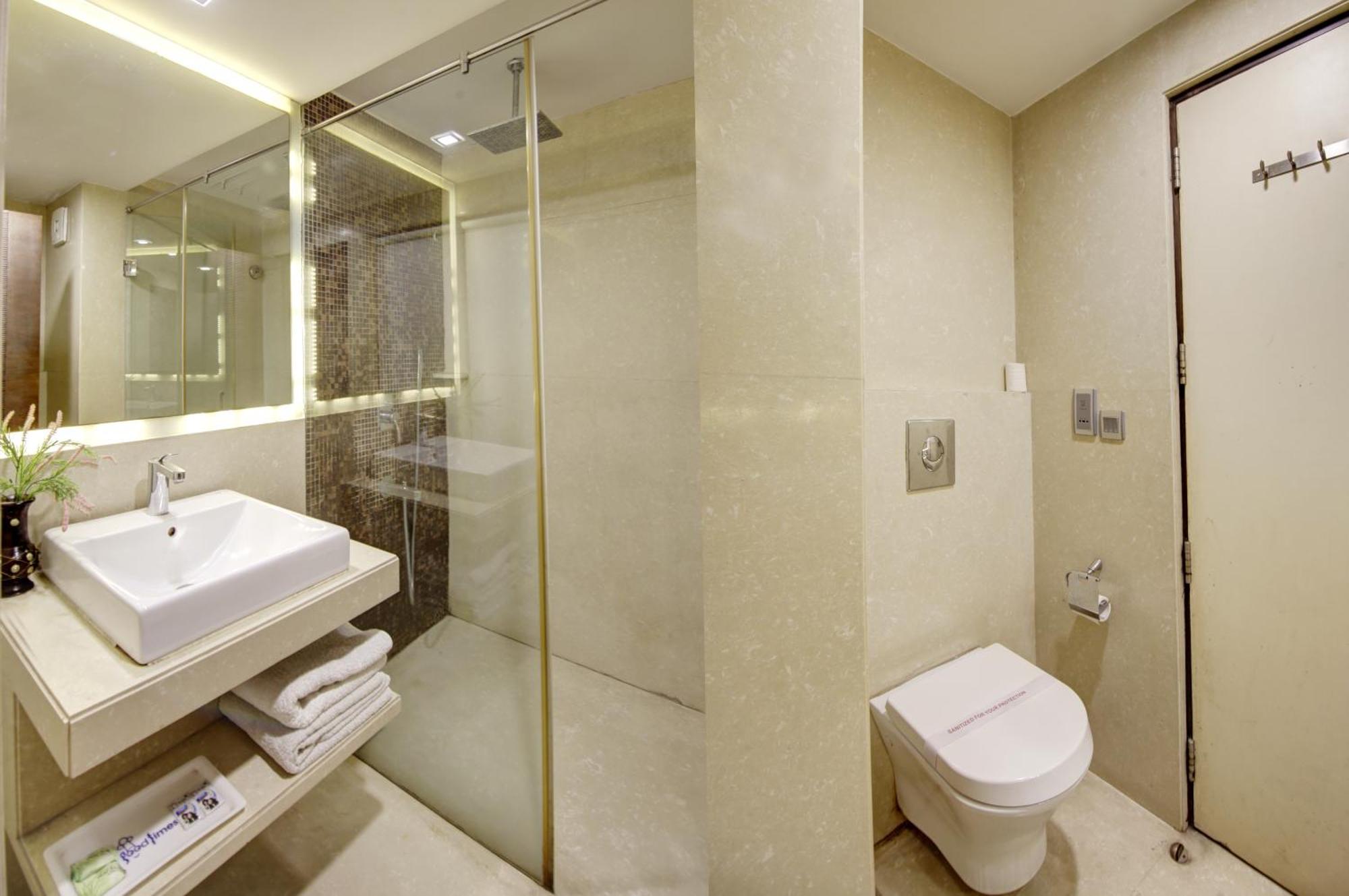Hotel Good Times Near Ganga Ram Hospital And Karol Bagh Metro Dillí Exteriér fotografie