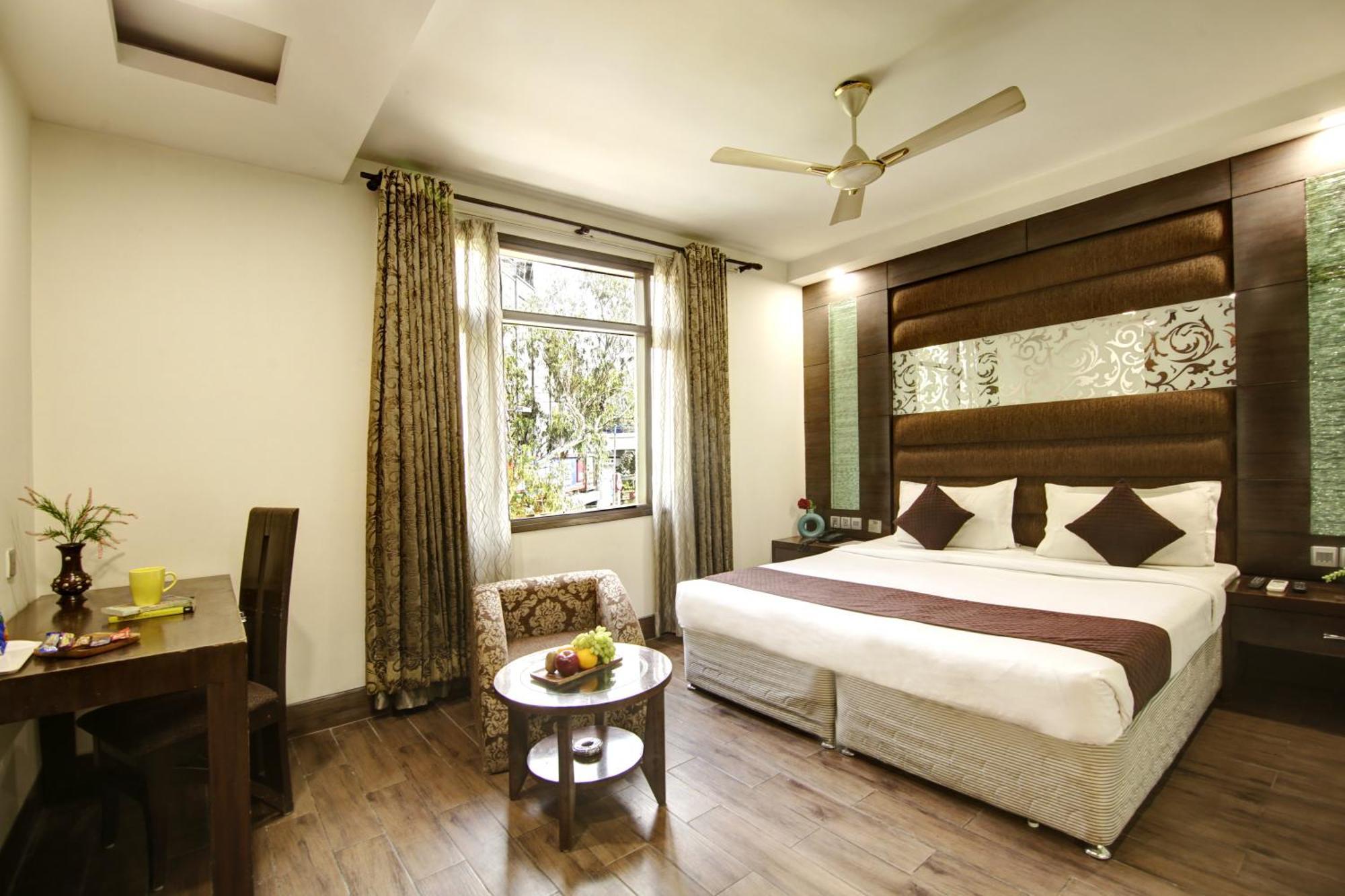 Hotel Good Times Near Ganga Ram Hospital And Karol Bagh Metro Dillí Exteriér fotografie