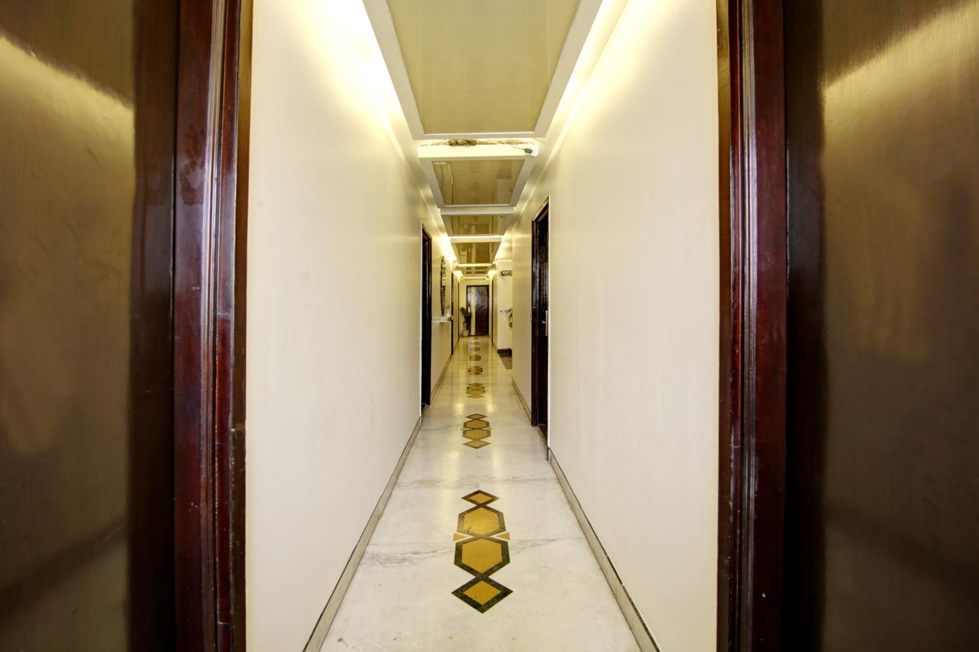 Hotel Good Times Near Ganga Ram Hospital And Karol Bagh Metro Dillí Exteriér fotografie