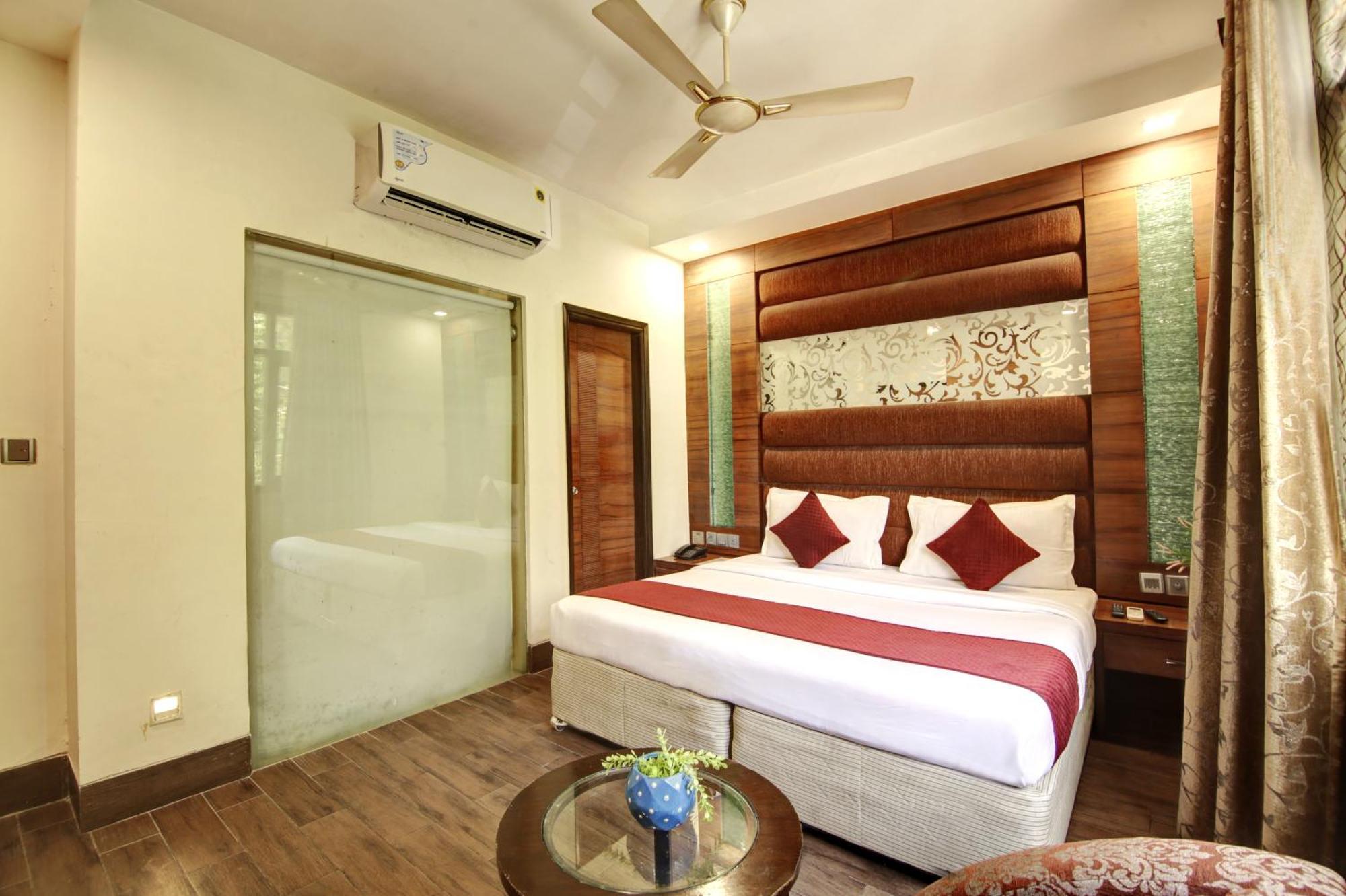 Hotel Good Times Near Ganga Ram Hospital And Karol Bagh Metro Dillí Exteriér fotografie