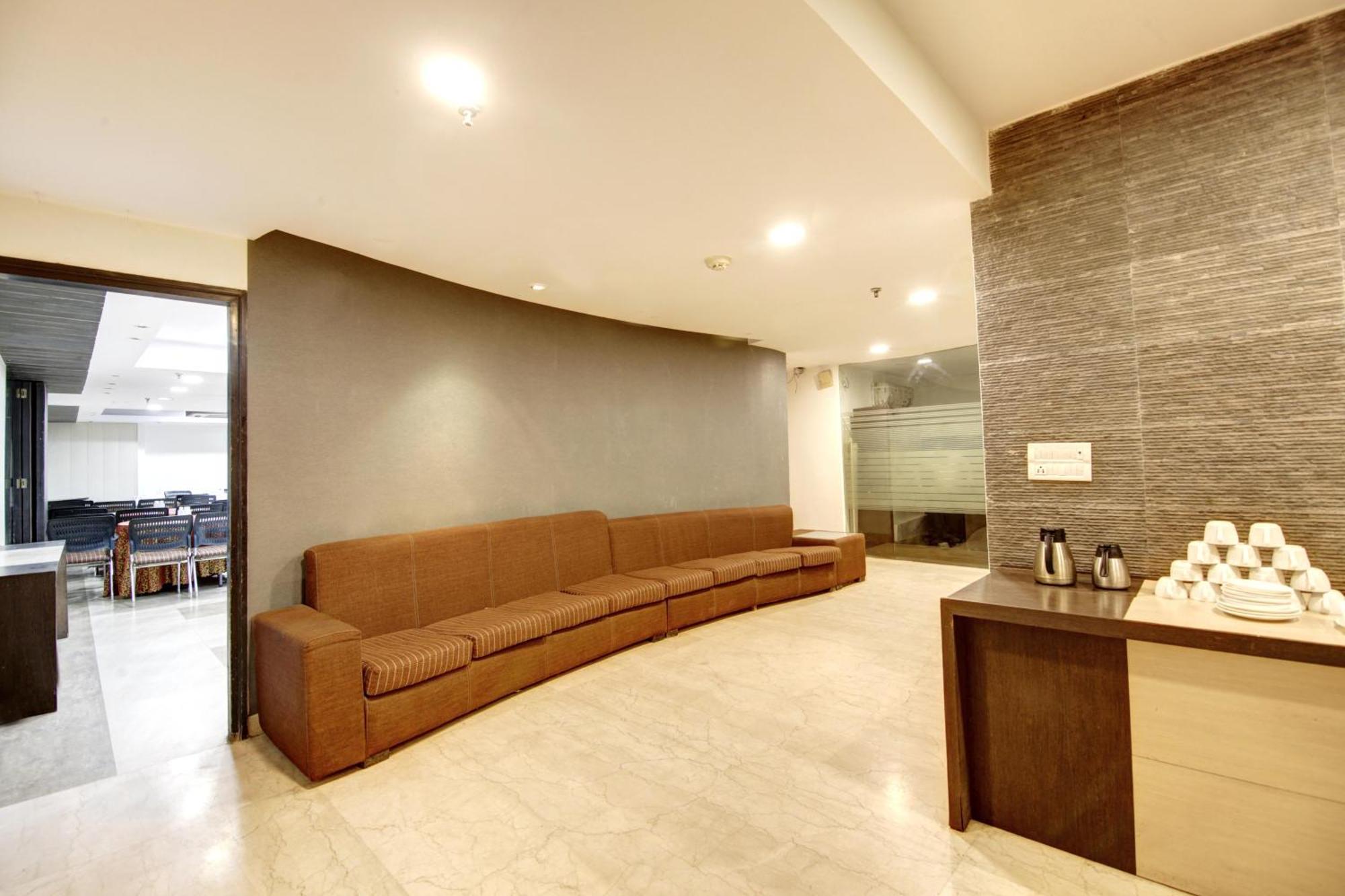 Hotel Good Times Near Ganga Ram Hospital And Karol Bagh Metro Dillí Exteriér fotografie