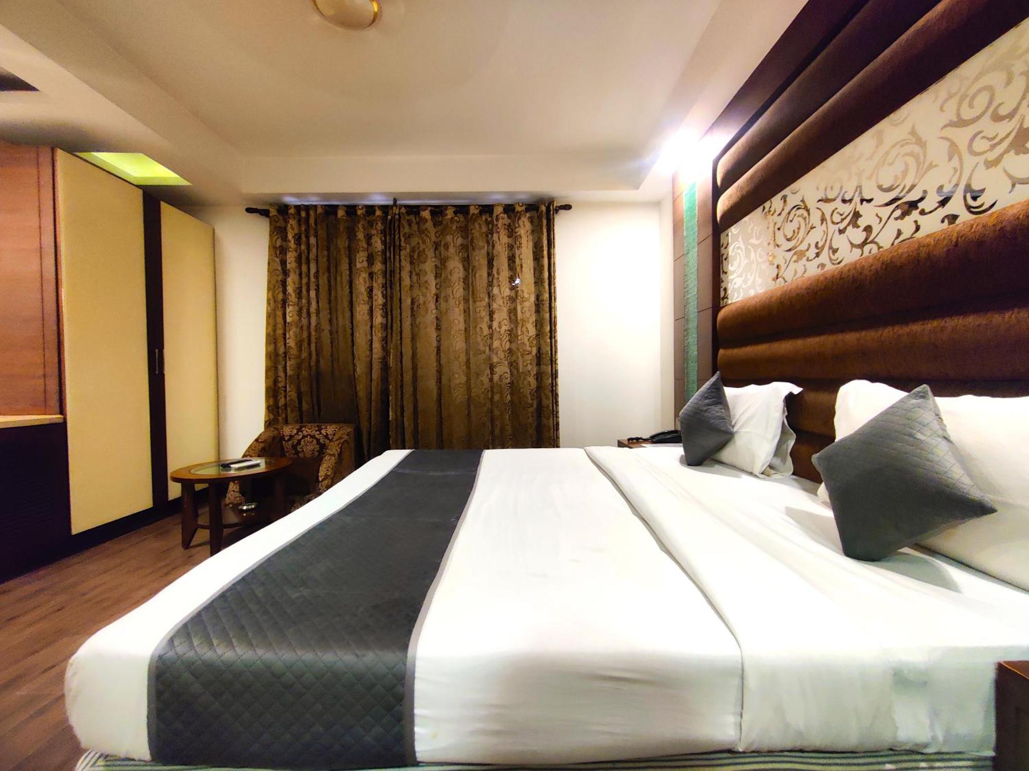 Hotel Good Times Near Ganga Ram Hospital And Karol Bagh Metro Dillí Exteriér fotografie